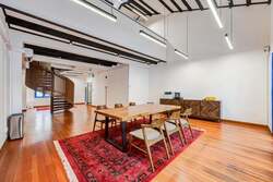 Club Street (D1), Office #610685821